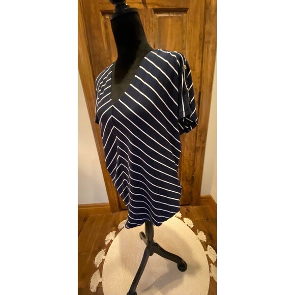 Jones New York Blouse Size XL Navy Striped Top Cap Sleeves Gold Buttons V Neck - Picture 4 of 10
